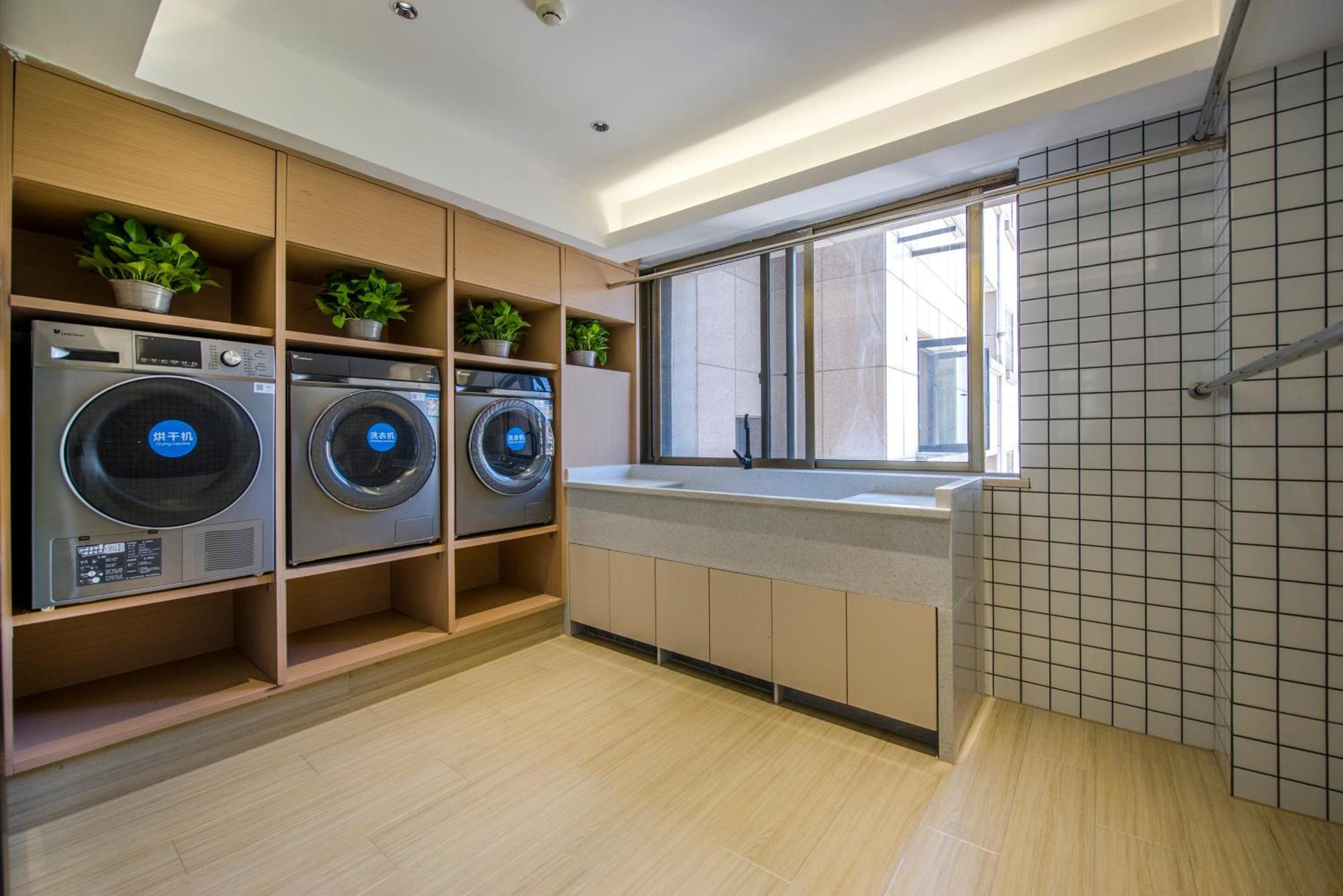 Yiwu Baide Theme Hotel Buitenkant foto